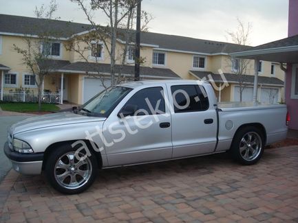 Автостекла Dodge Dakota II c установкой в Москве